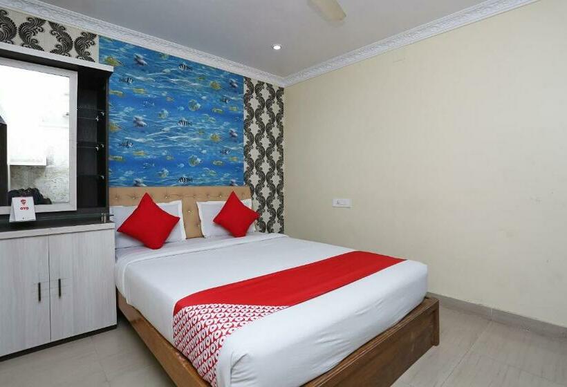 Hotel Capital O 14727 Greenland Classic