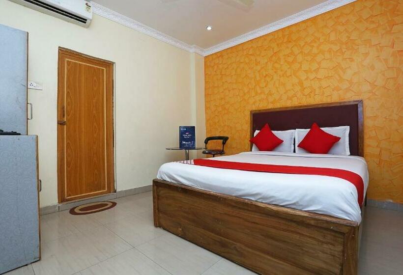 Hotel Capital O 14727 Greenland Classic