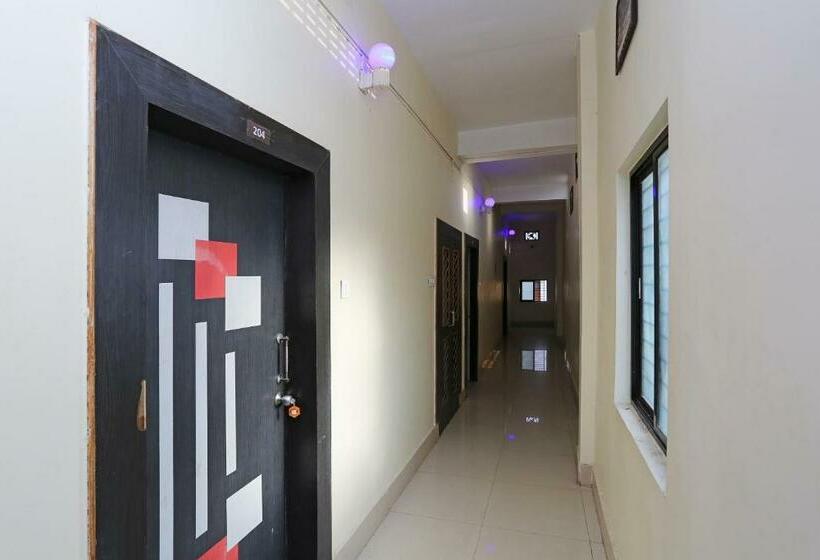 Hotel Capital O 14727 Greenland Classic