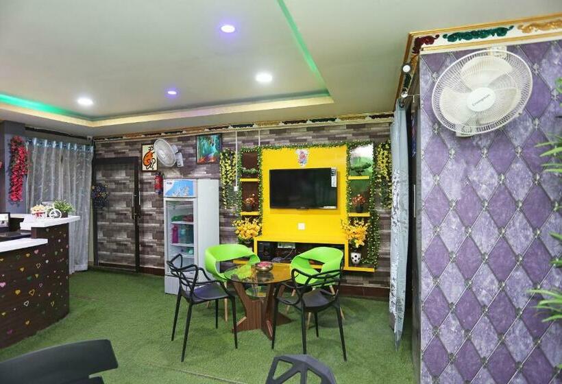 Hotel Capital O 14727 Greenland Classic