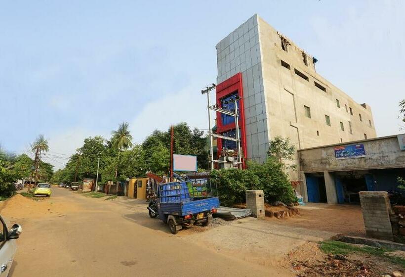 Hotel Capital O 14727 Greenland Classic