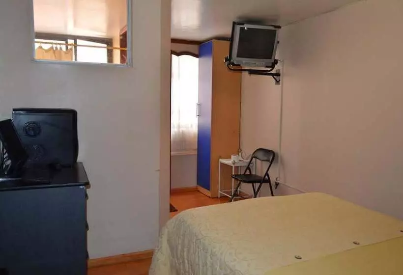 ホテル Hostel Santiago De Latacunga