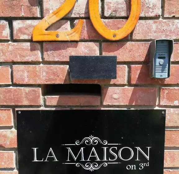 ペンション La Maison On 3rd Guesthouse