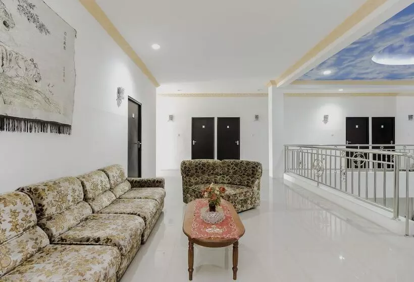 Majatalo Reddoorz Near Sam Ratulangi Airport Manado