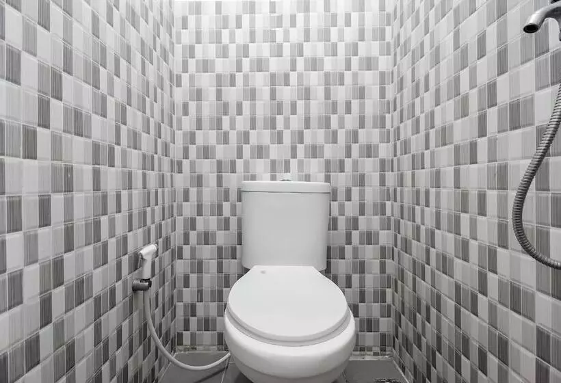 Majatalo Reddoorz Near Sam Ratulangi Airport Manado