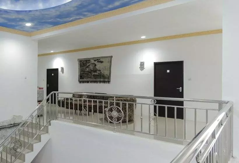 Majatalo Reddoorz Near Sam Ratulangi Airport Manado