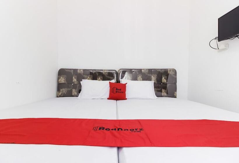 بنسيون Reddoorz Near Sam Ratulangi Airport Manado