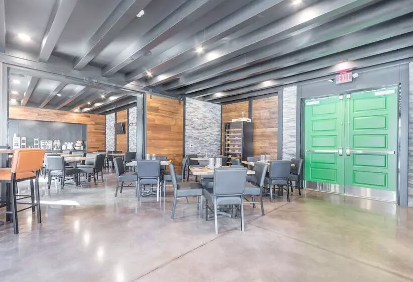 Cobblestone Hotel & Suites   Janesville