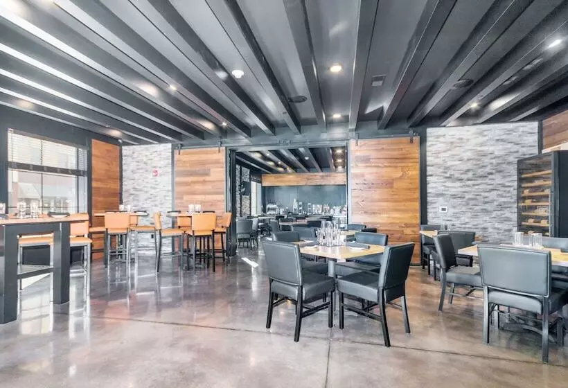 Cobblestone Hotel & Suites   Janesville