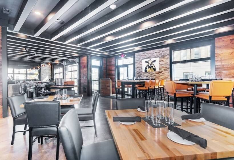 Cobblestone Hotel & Suites   Janesville