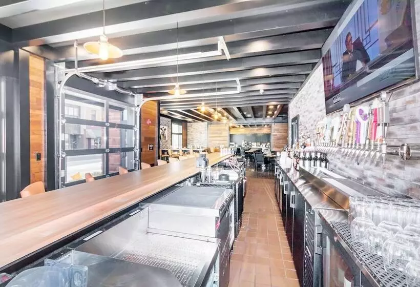 Cobblestone Hotel & Suites   Janesville