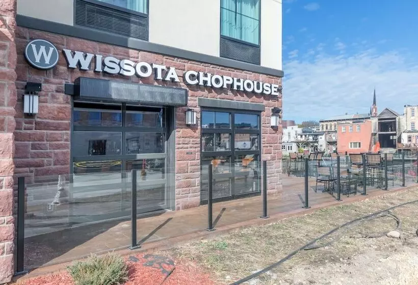 Cobblestone Hotel & Suites   Janesville