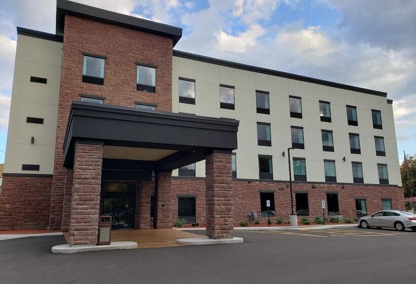 Cobblestone Hotel & Suites   Janesville