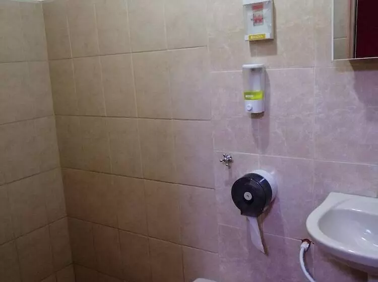 هتل Gran Copacabana Hostal