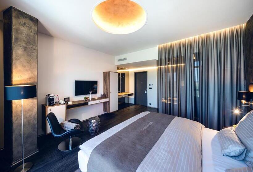 ホテル Nutrend World