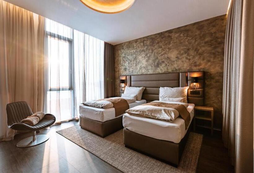 ホテル Nutrend World