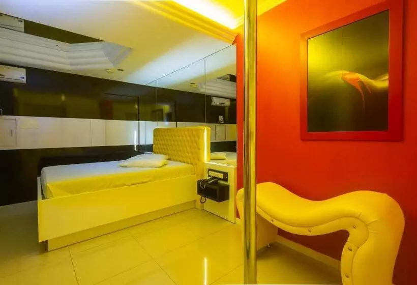 Motel 2001