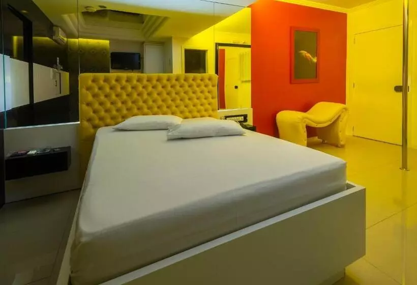 Motel 2001