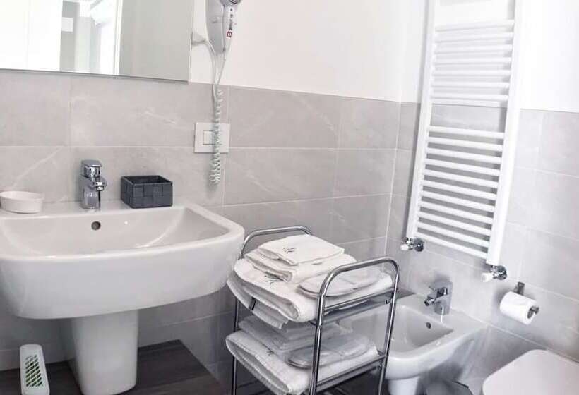 פנסיון Bonne Nuit Guest House