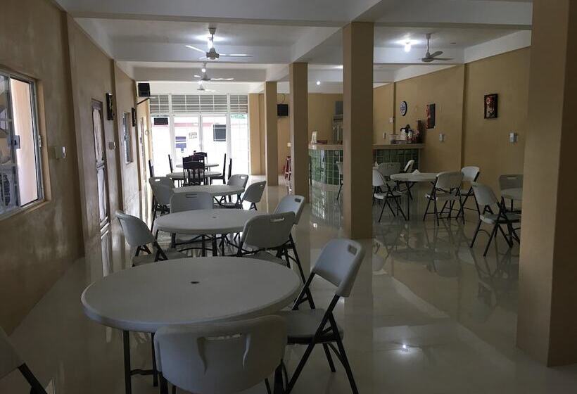 هتل Sarteneja Inn