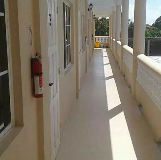 هتل Sarteneja Inn