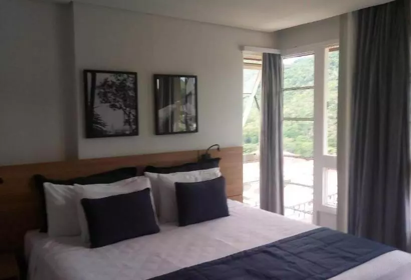 Live Suites Itaipava