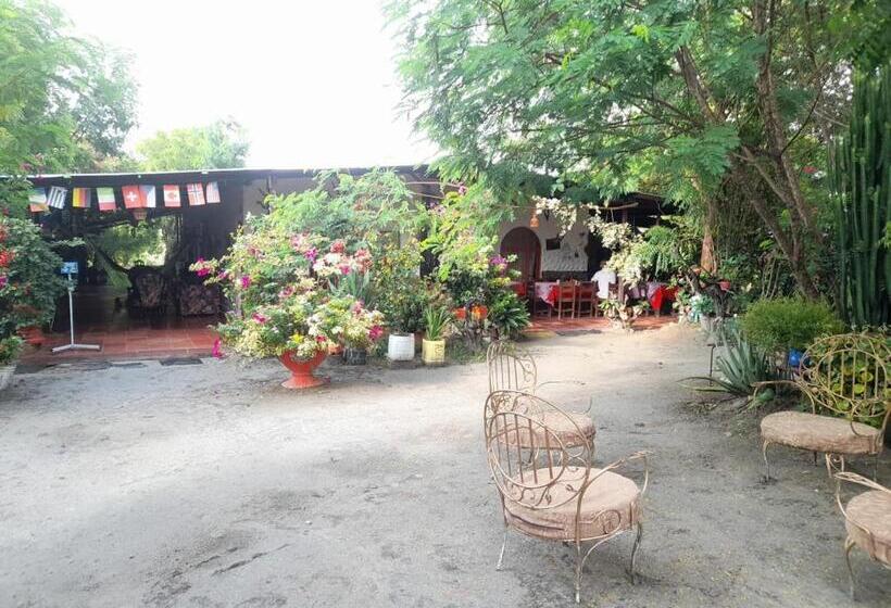 هتل Alojamiento Casa De Campo Los Cactus