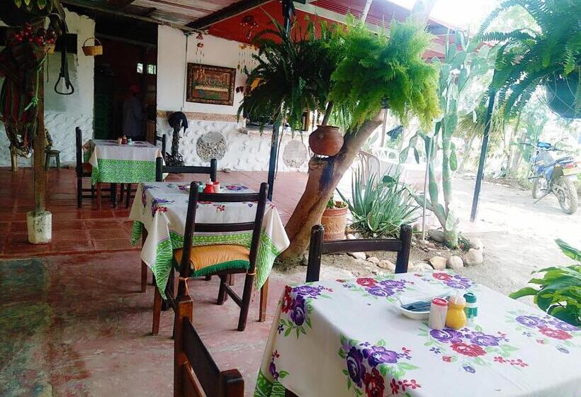 هتل Alojamiento Casa De Campo Los Cactus