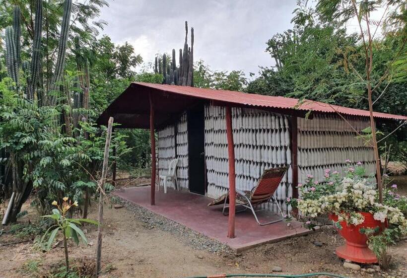 هتل Alojamiento Casa De Campo Los Cactus