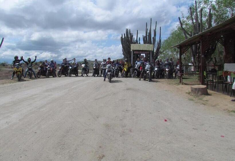 هتل Alojamiento Casa De Campo Los Cactus