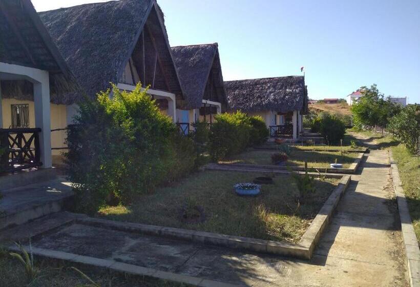 هتل Sanjeela Plage Coco