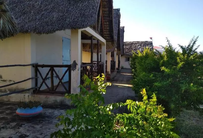 هتل Sanjeela Plage Coco