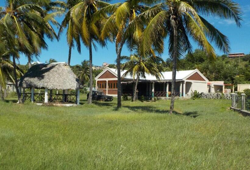 هتل Sanjeela Plage Coco