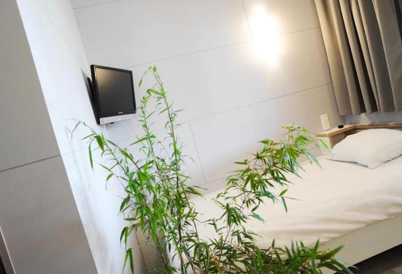 Отель Totalenergies Frit Autentic Habay La Neuve