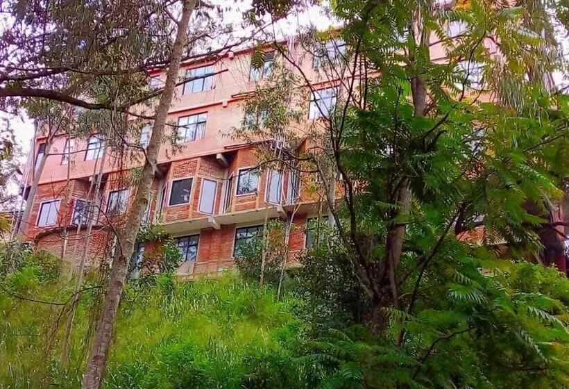 Aamiaismajoitus (B&B) Himagira