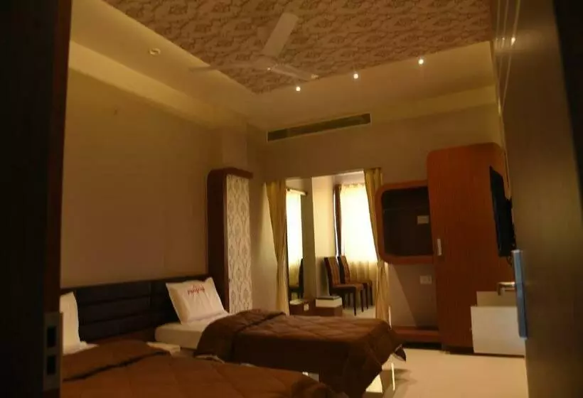 Hotel Pushpak