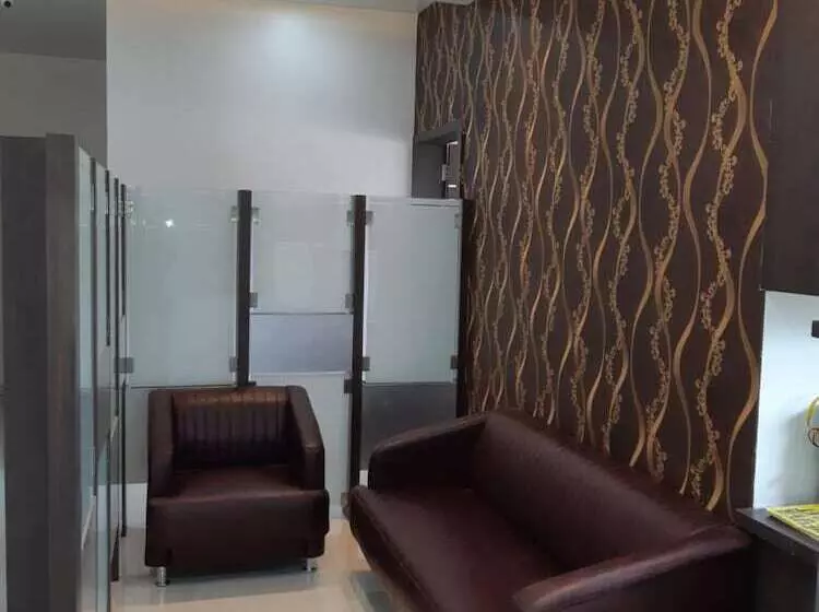 Hotel Pushpak