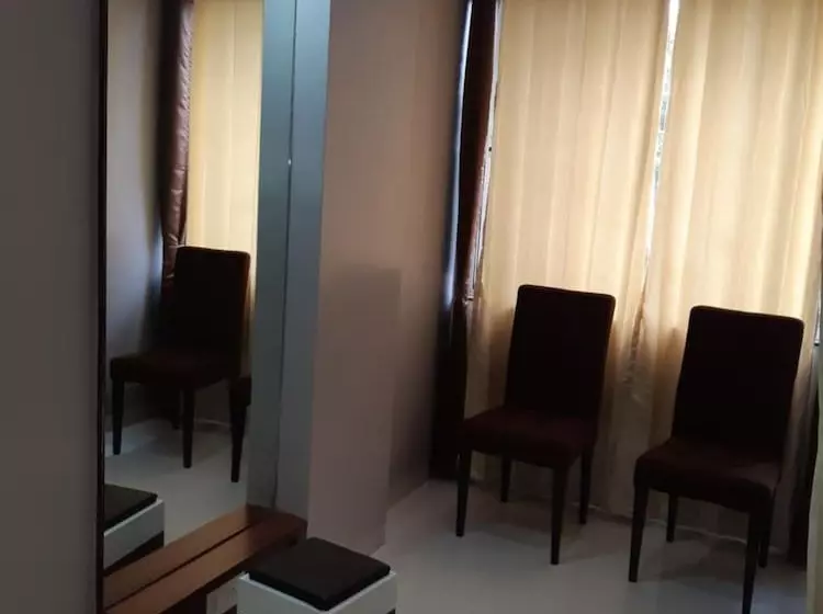 Hotel Pushpak