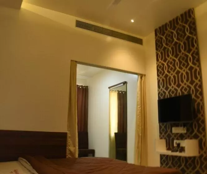 Hotel Pushpak
