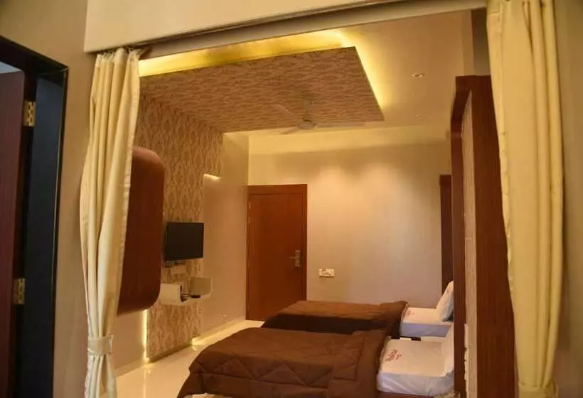 Hotel Pushpak