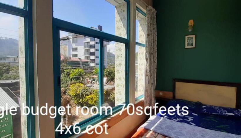 ユースホステル Greenview Holiday Inn