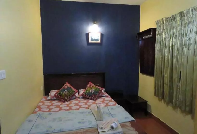 ユースホステル Greenview Holiday Inn