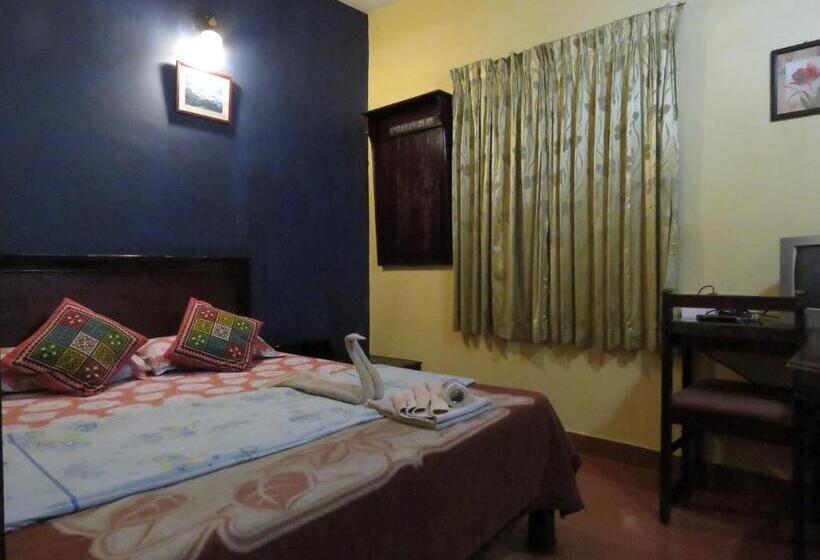 ユースホステル Greenview Holiday Inn