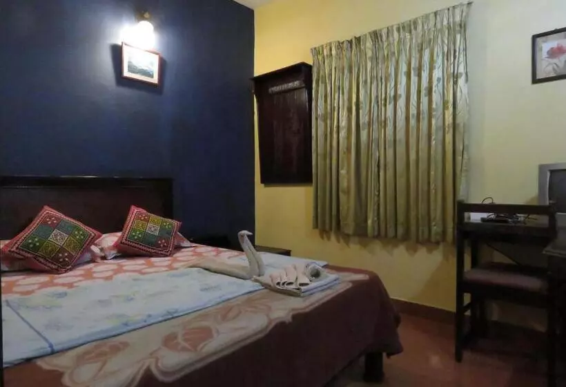 ユースホステル Greenview Holiday Inn