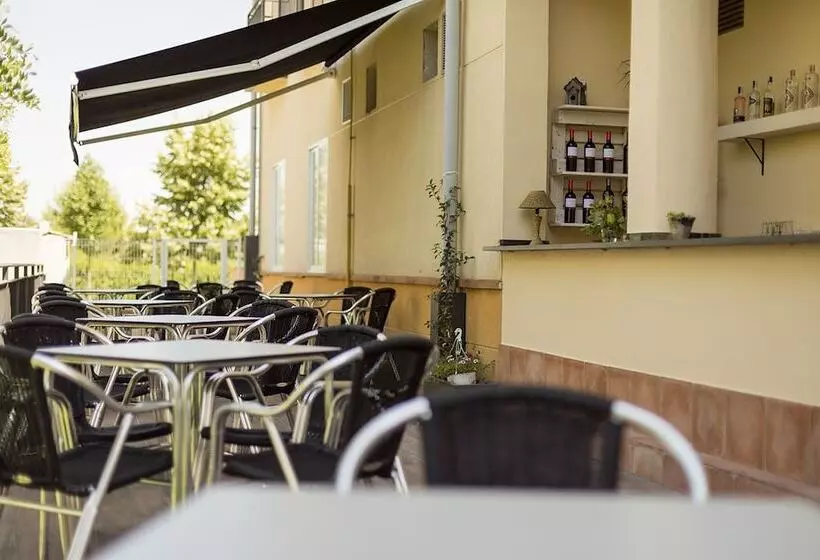 ユースホステル Hostal Pradaria Asador & Alojamiento