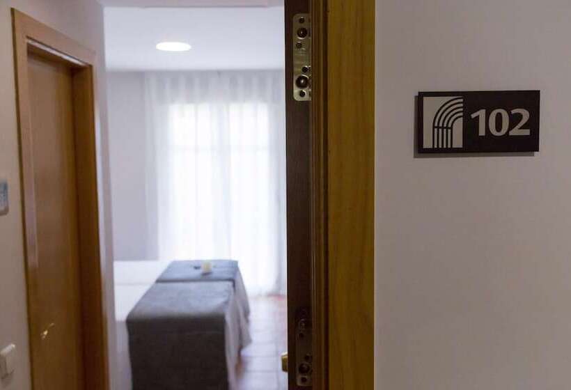 旅馆 Hostal Pradaria Asador & Alojamiento