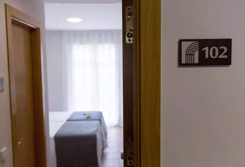 ユースホステル Hostal Pradaria Asador & Alojamiento