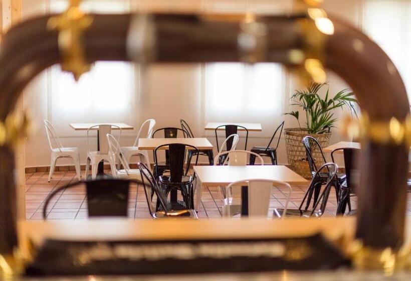 旅馆 Hostal Pradaria Asador & Alojamiento