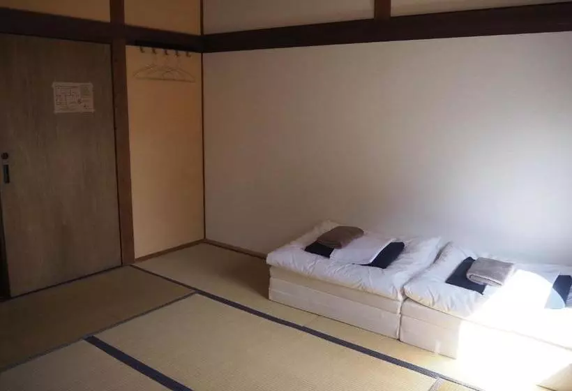 ペンション Guesthouse Nedoko