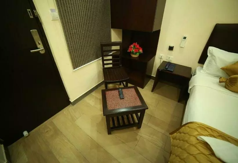 هتل Sapphire Inn